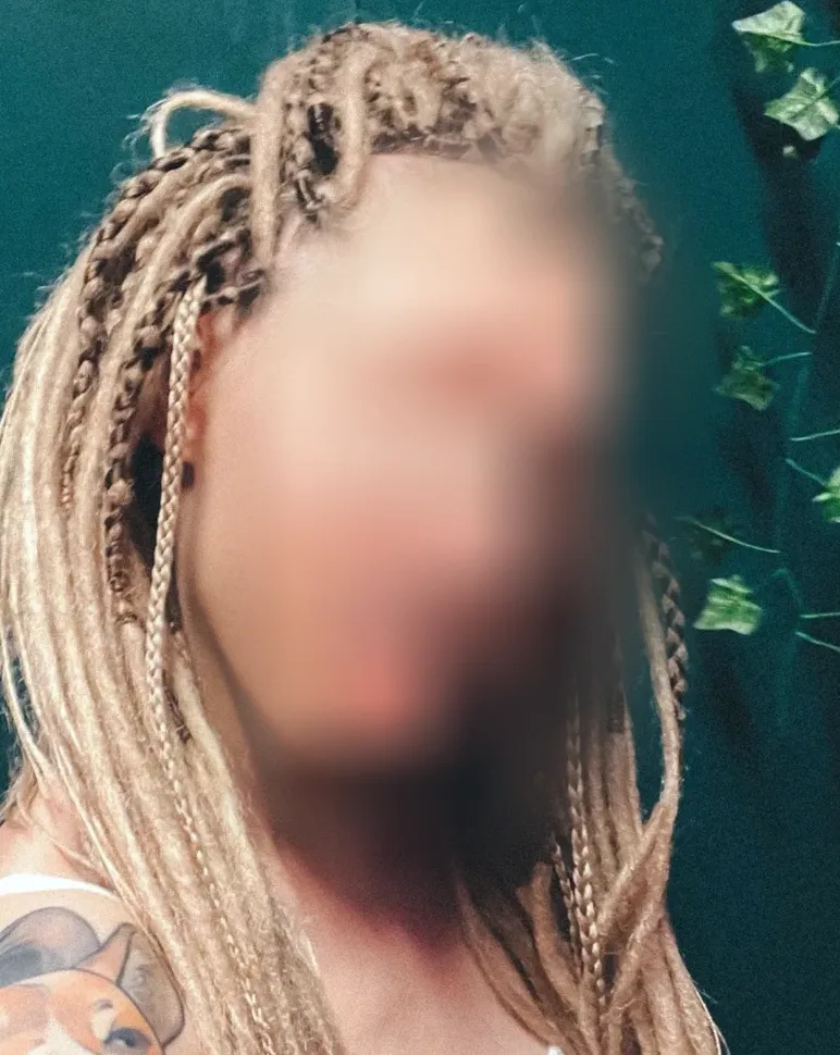 Bernadette, 26