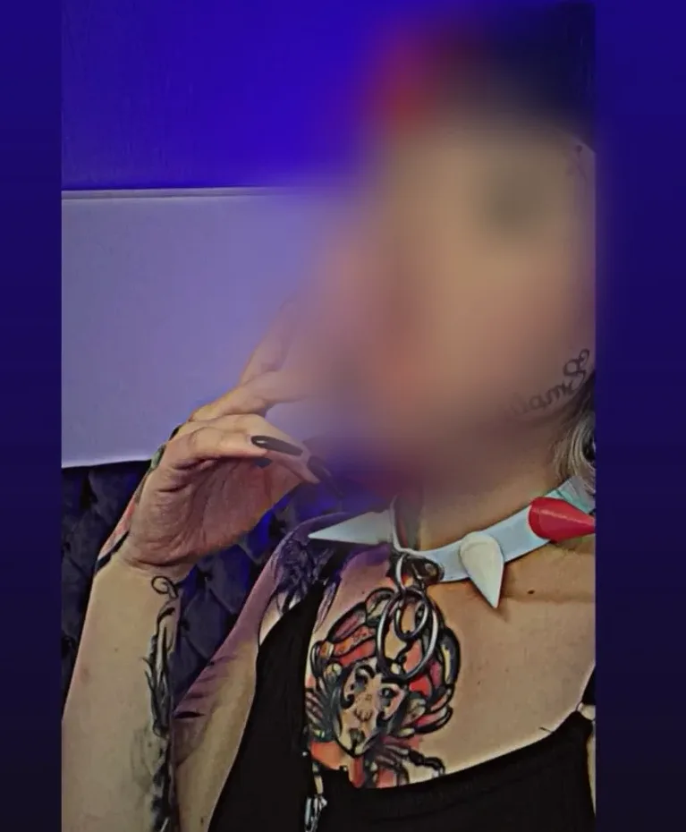 Celine, 27