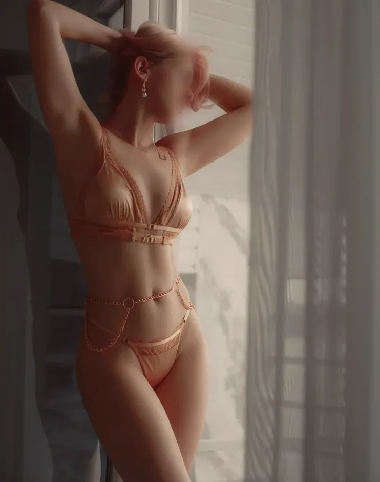 Claudia, 37