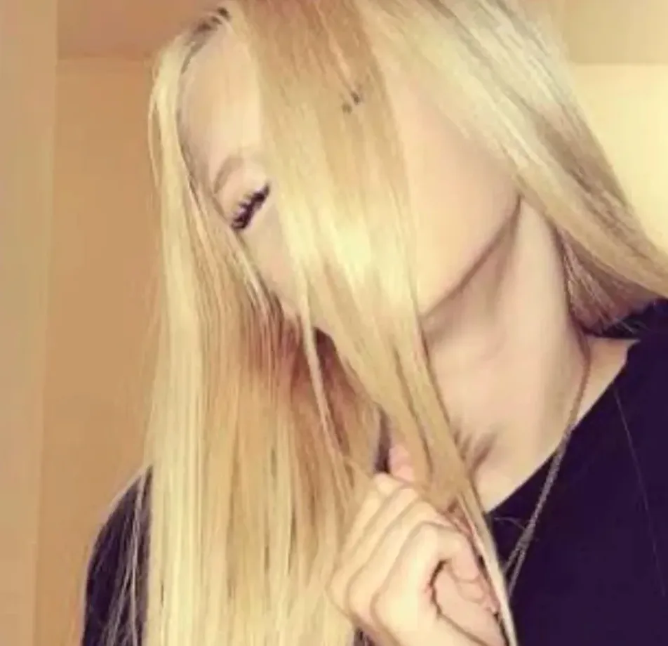 Claudia, 34