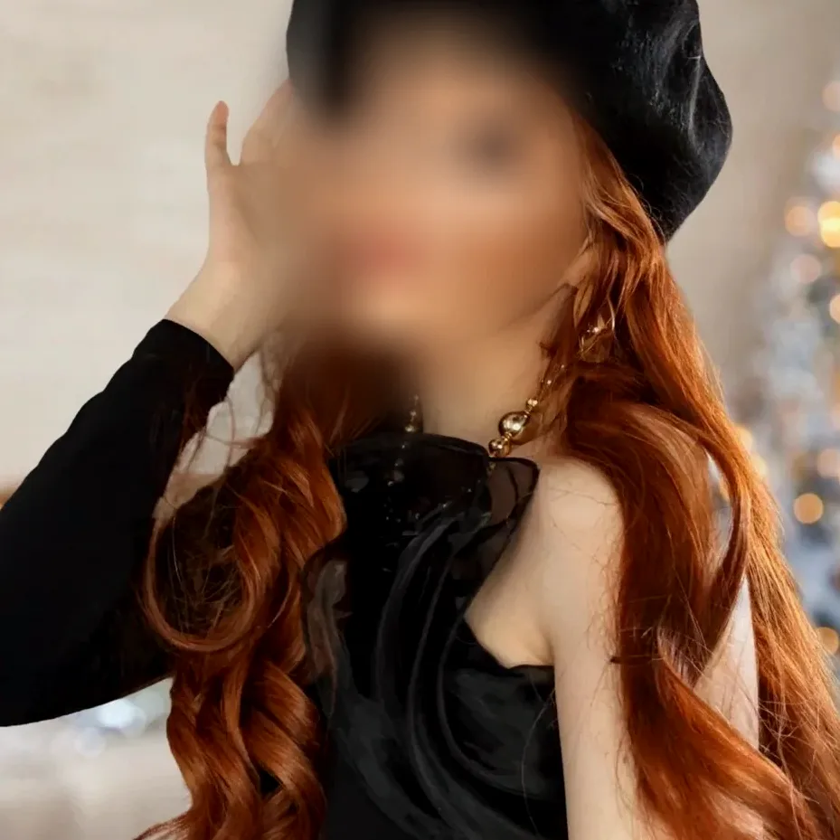 Helena, 27