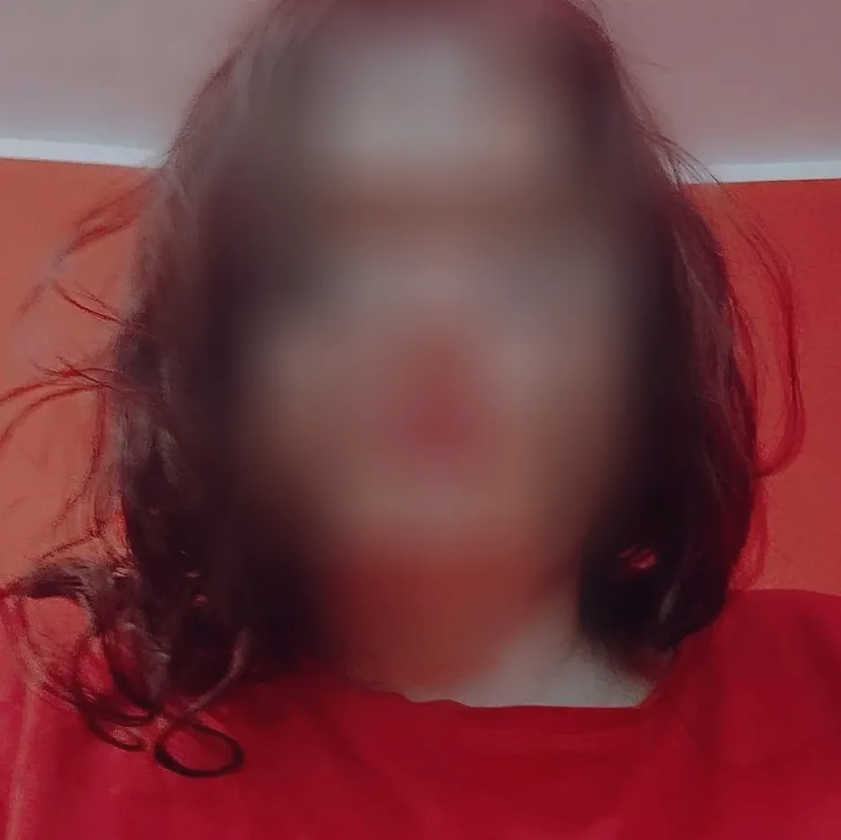 Marina, 37