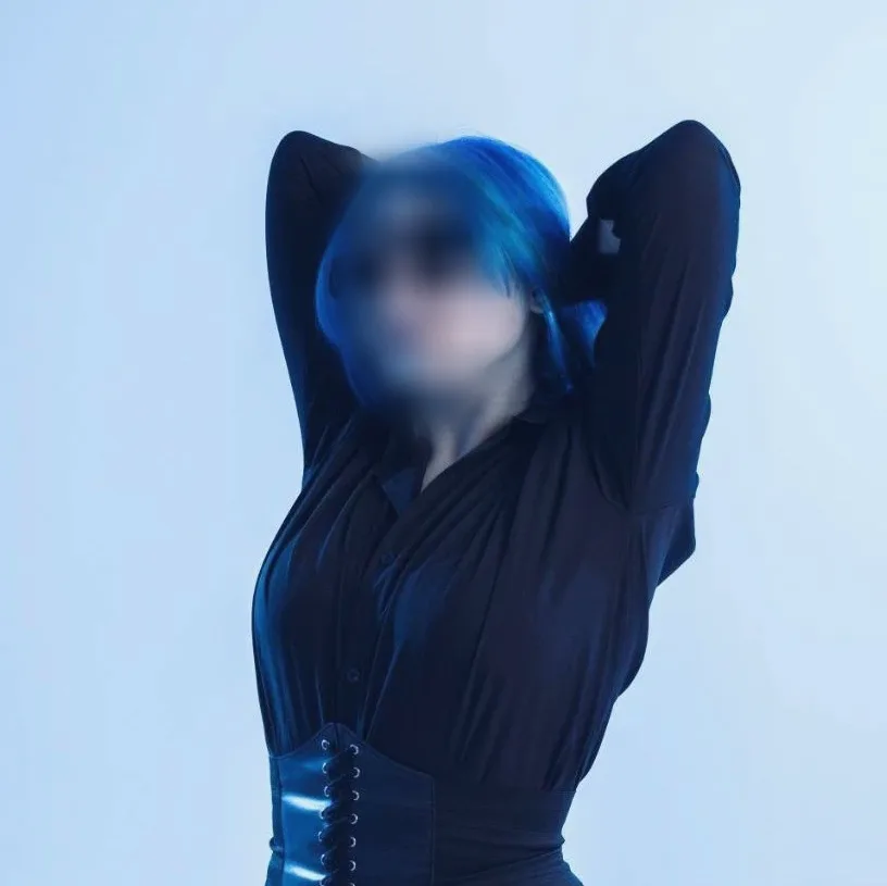 Nadine, 21