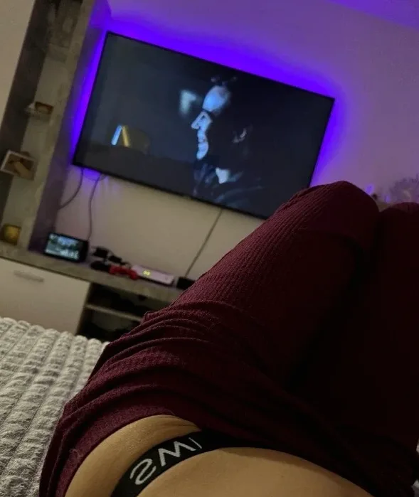 Renate, 25