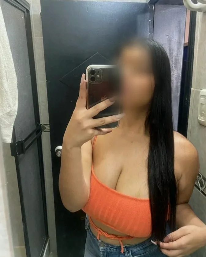 Sarah, 29